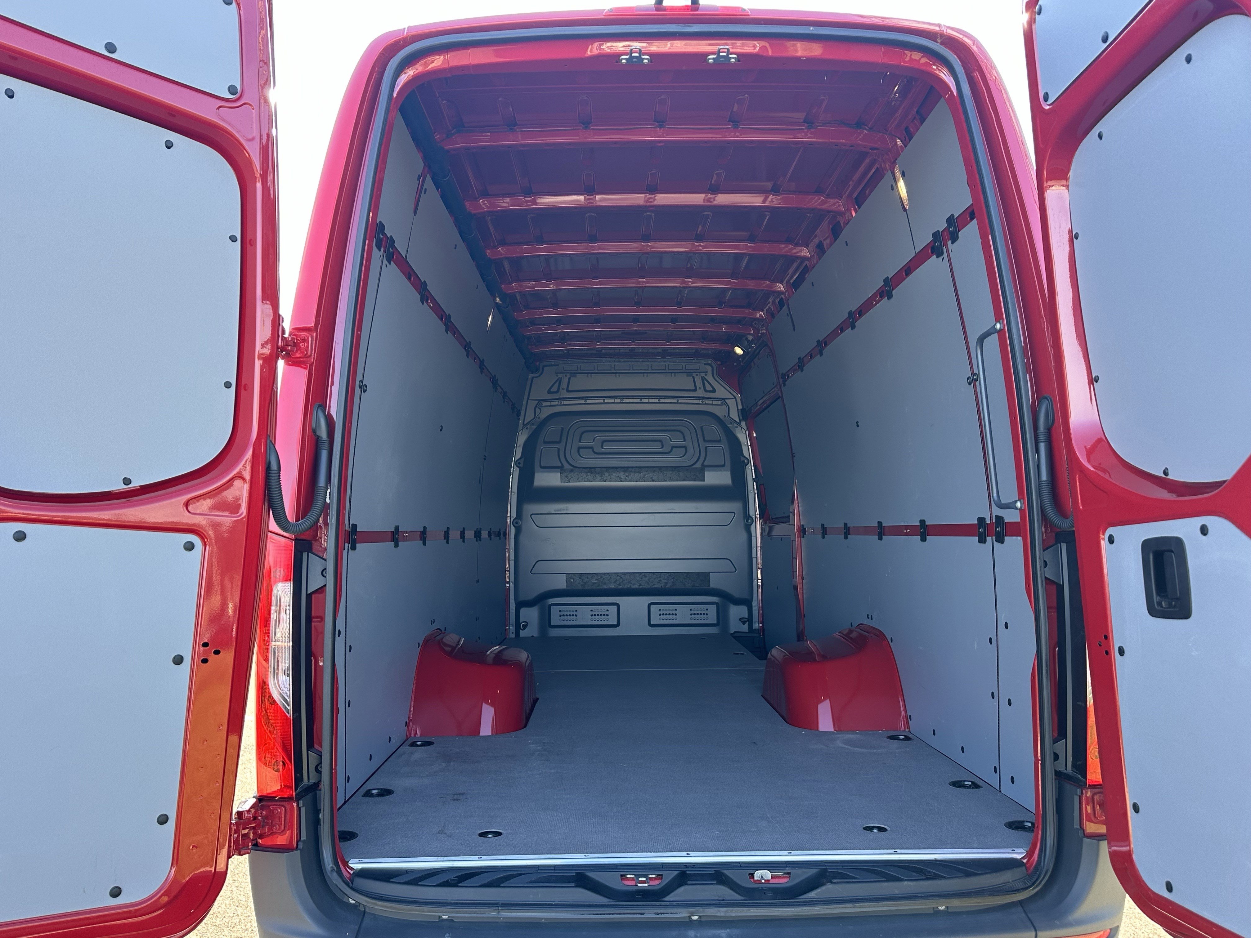 Used 2025 Mercedes-Benz Sprinter 3500 image 17
