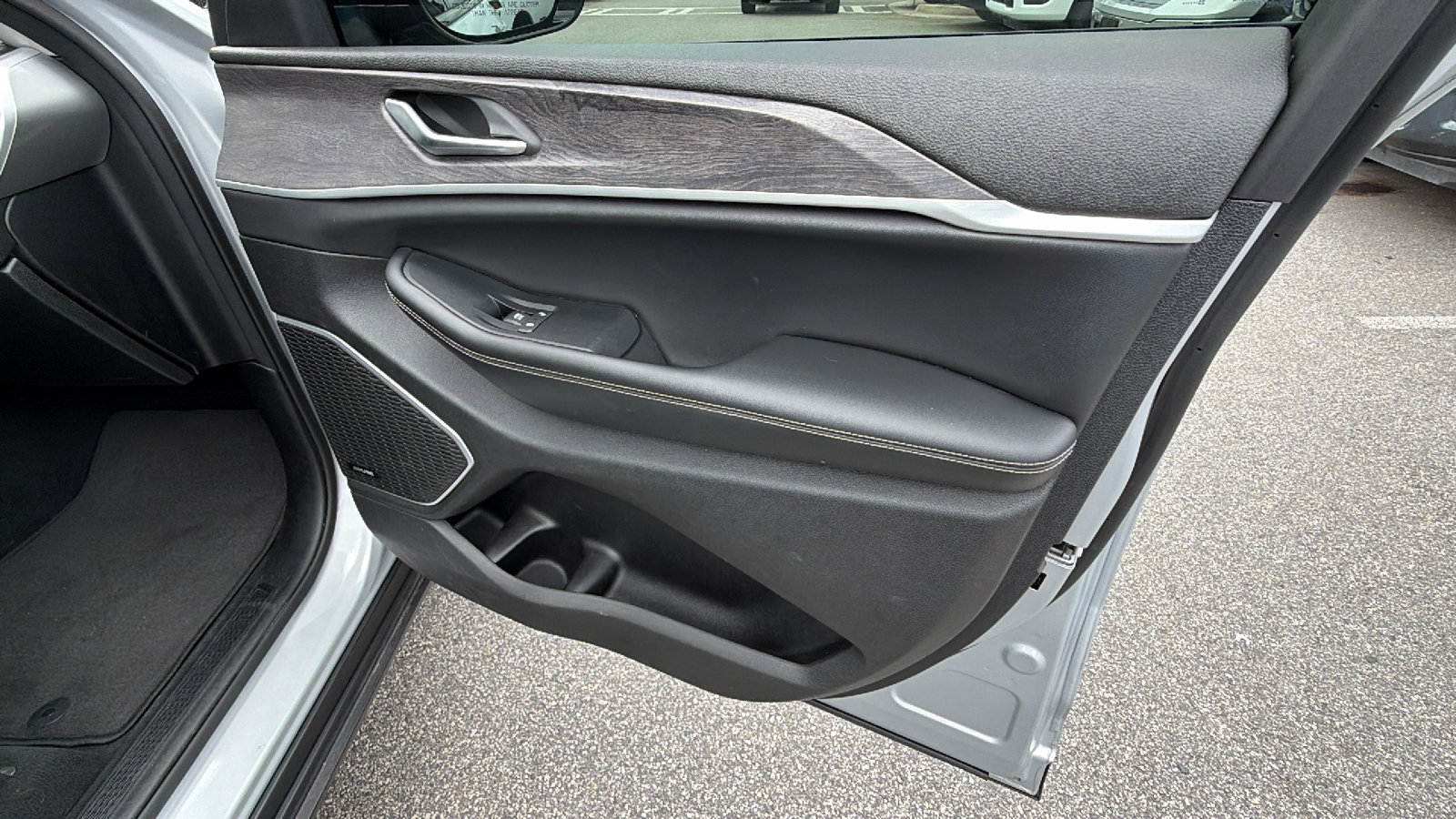 Used 2023 Jeep Grand Cherokee 4WD 4xe image 18