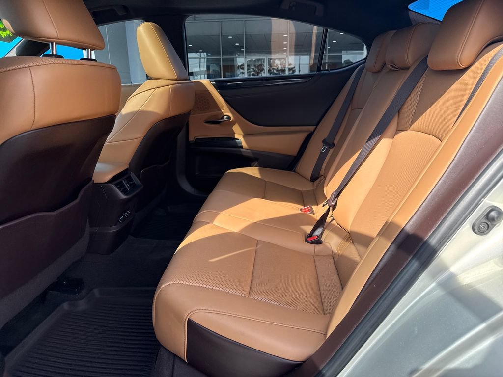 Used 2021 Lexus ES 350 w/ Accessory Package FWD image 28