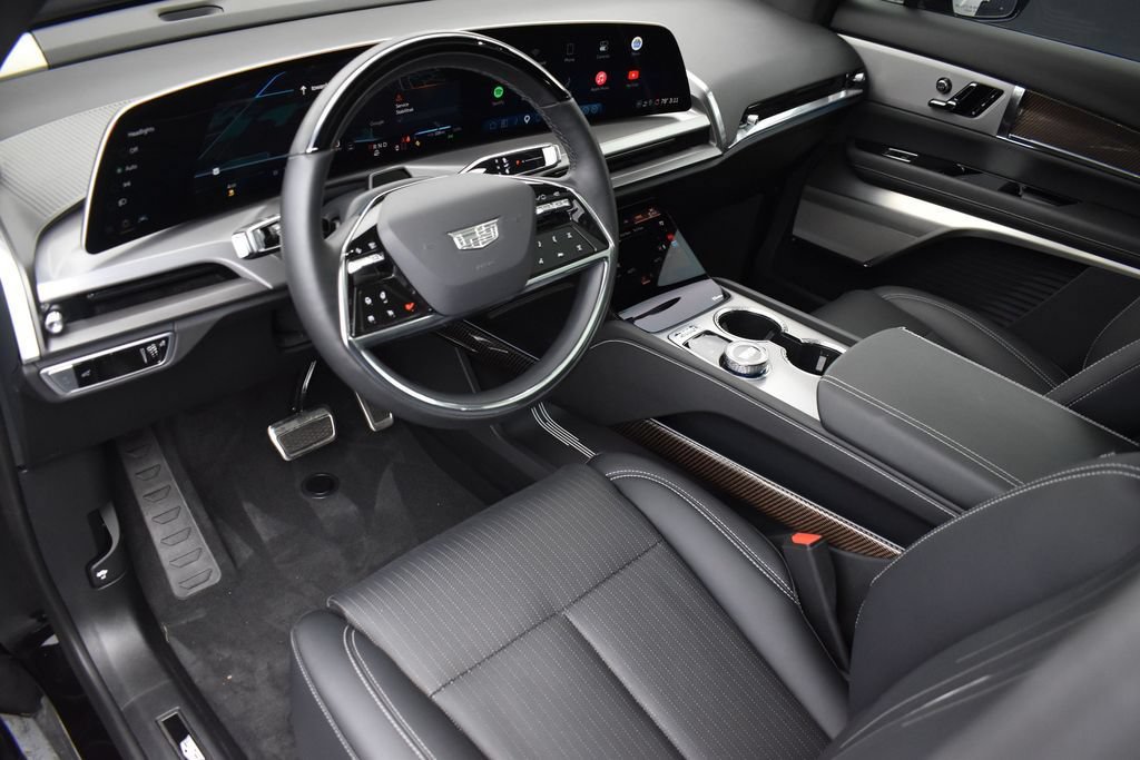 Certified 2026 Cadillac Vistiq Luxury w/ LPO, Floor Liner Package AWD/4WD image 10