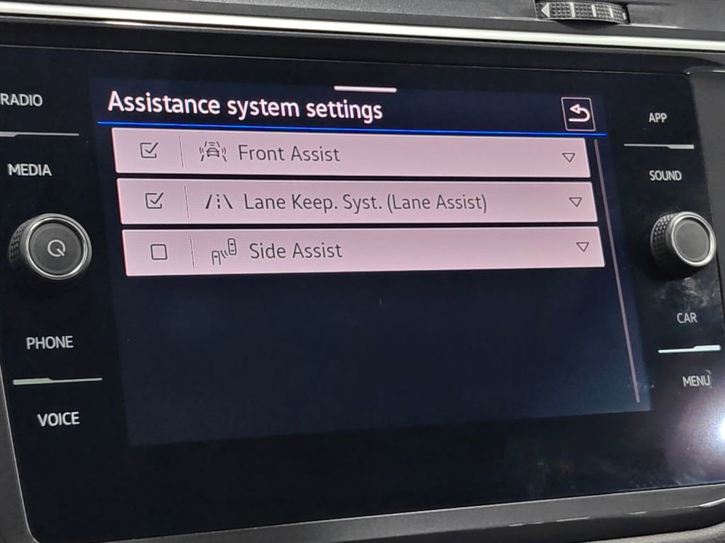 Used 2024 Volkswagen Tiguan SE AWD/4WD image 37