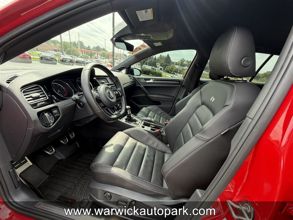 Used 2017 Volkswagen Golf R 4-Door AWD/4WD image 8
