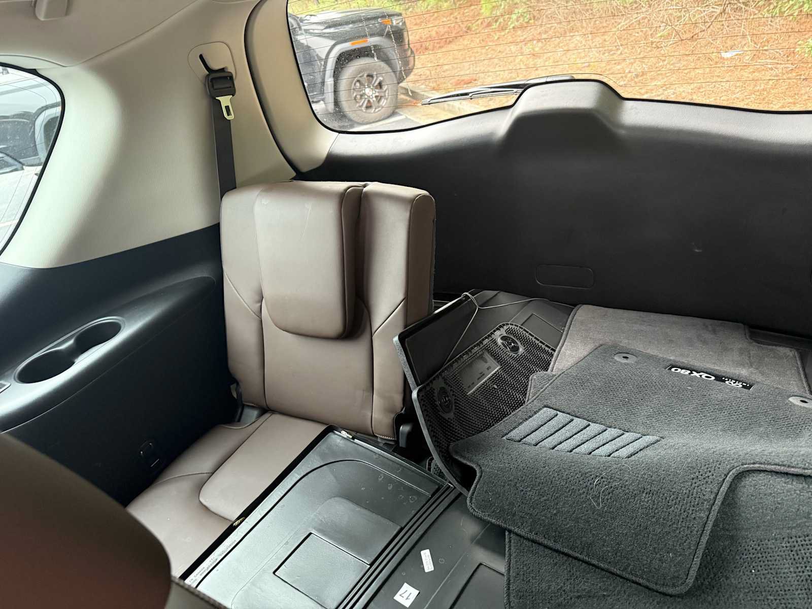 Used 2023 INFINITI QX80 Premium Select w/ All-Season Package RWD image 10