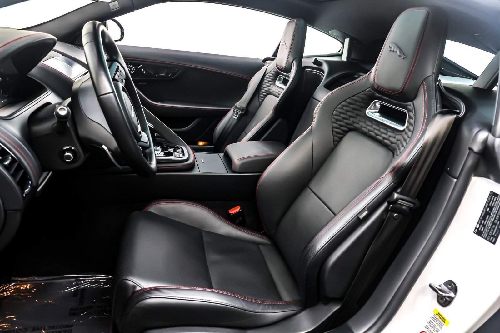 Used 2023 Jaguar F-TYPE R-Dynamic image 9