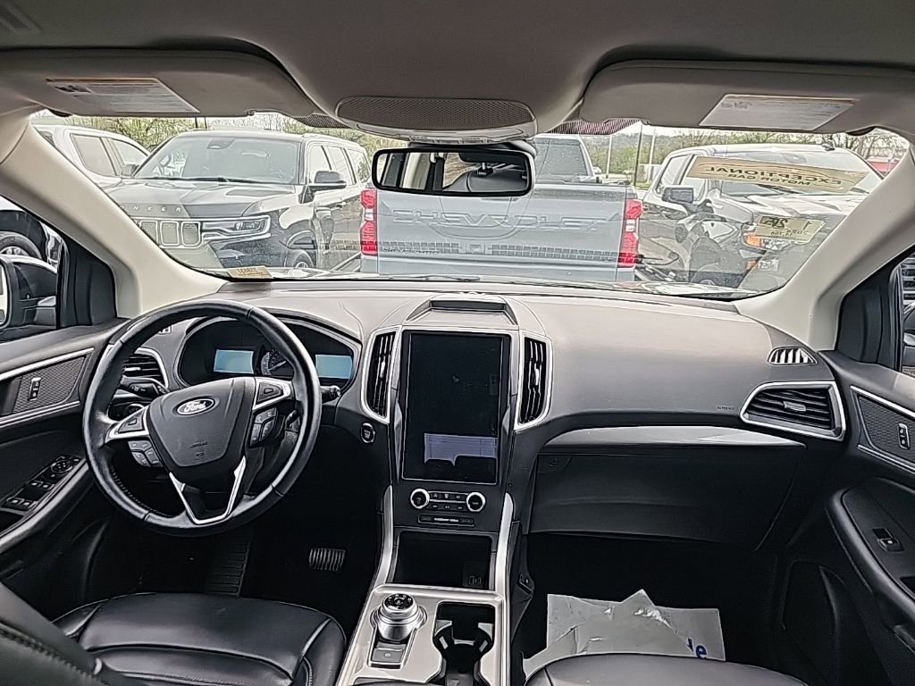 Used 2024 Ford Edge SEL image 4