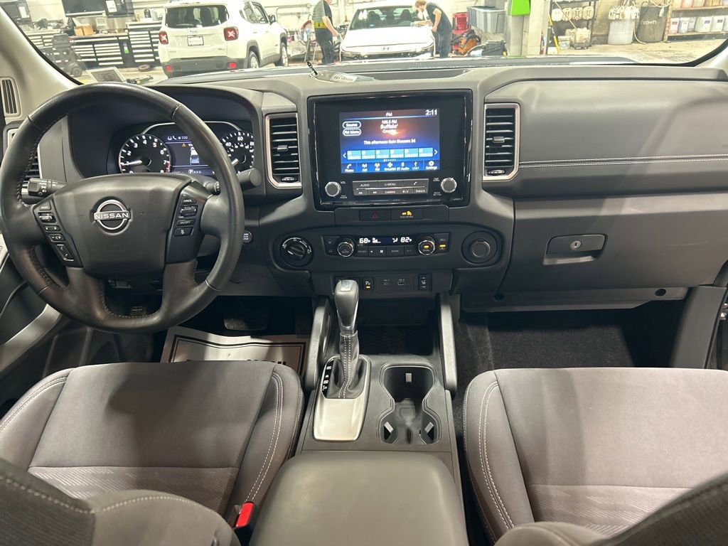 Used 2022 Nissan Frontier SV image 12