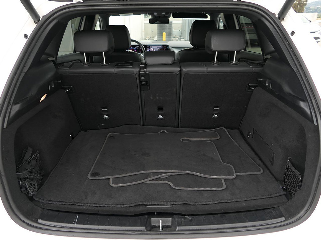 Used 2025 Mercedes-Benz GLA 250 image 21