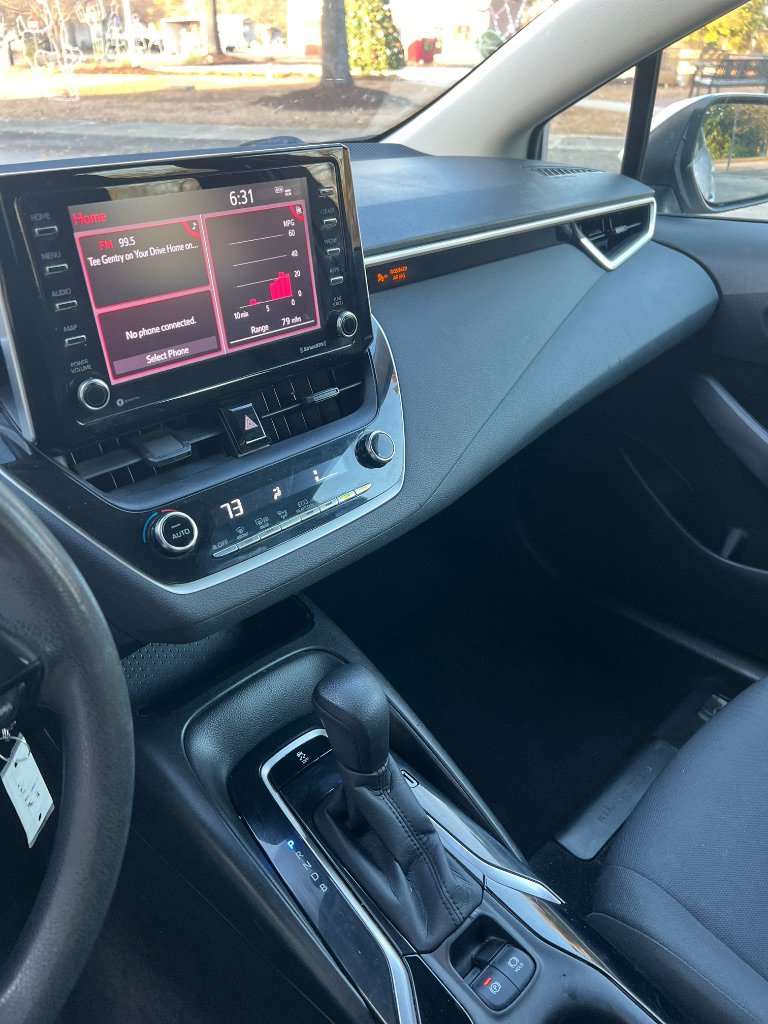 Used 2021 Toyota Corolla LE image 8