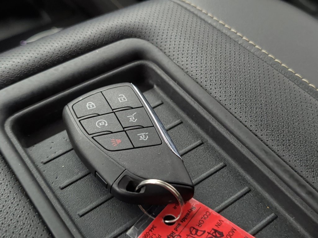 Used 2023 Chevrolet Tahoe Premier AWD/4WD image 18