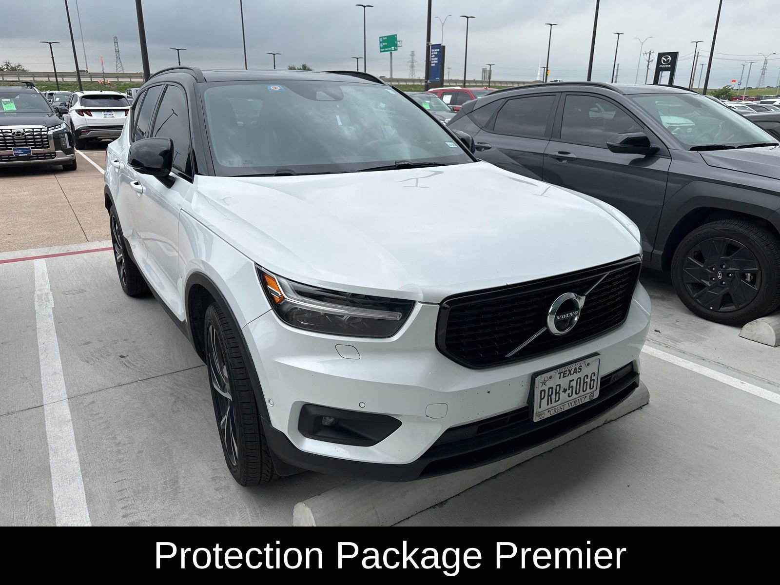 Used 2021 Volvo XC40 T5 R-Design w/ Protection Package Premier AWD/4WD image 4