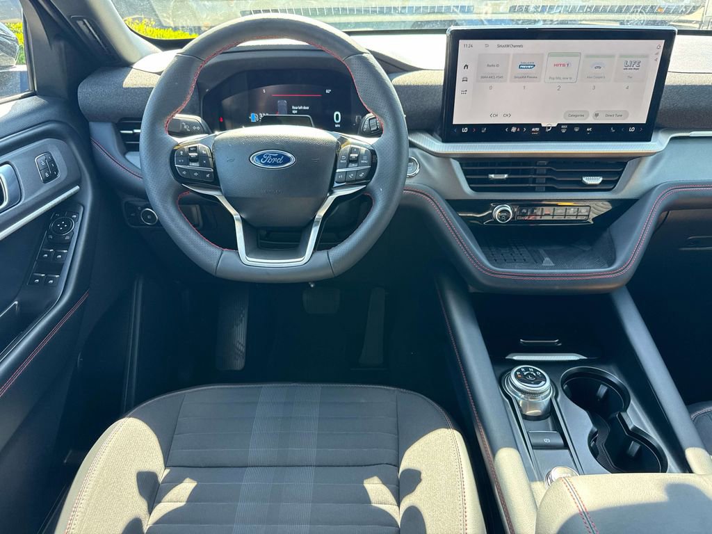 Used 2025 Ford Explorer ST-Line w/ Premium Package image 14