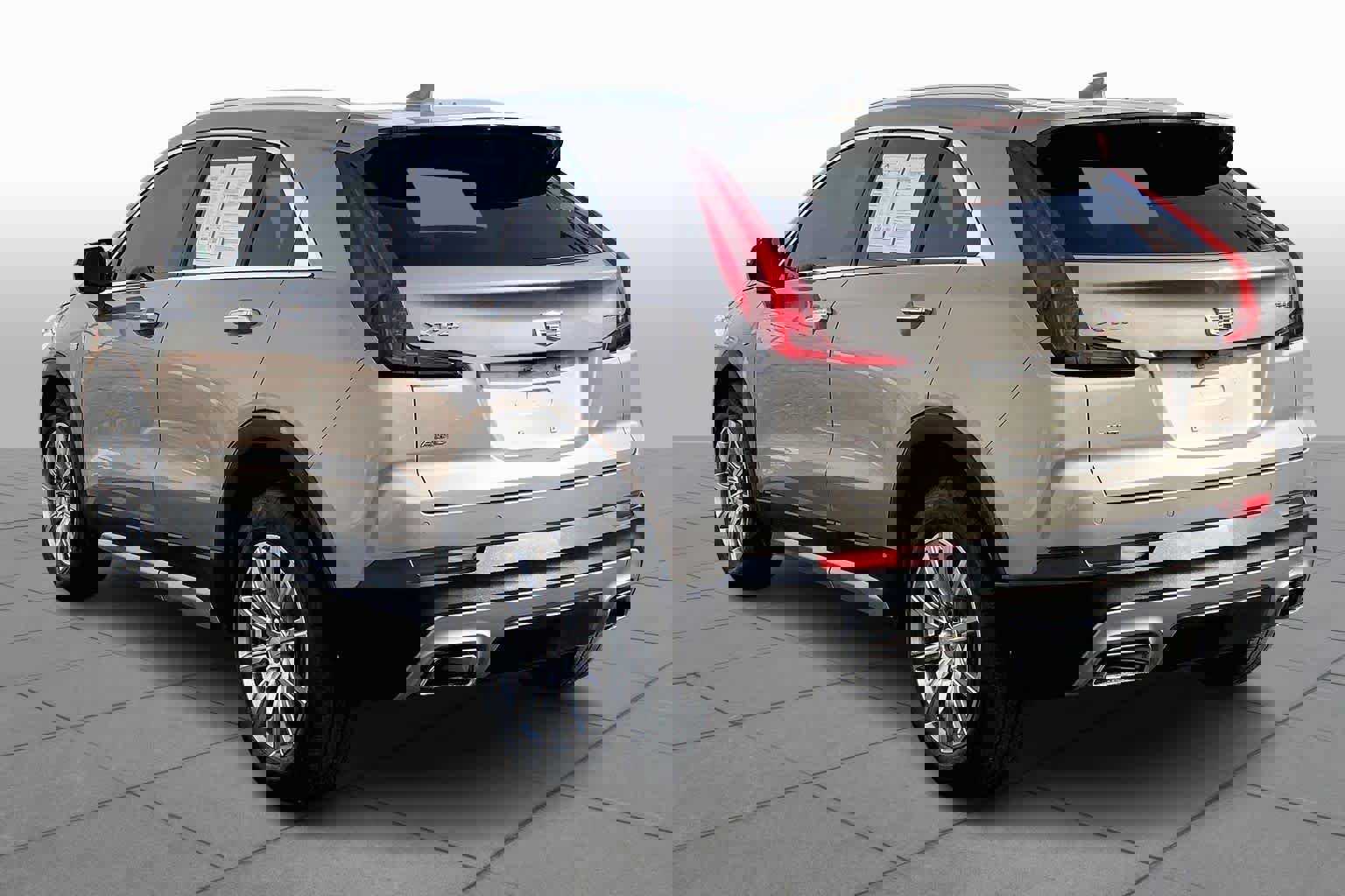 Used 2023 Cadillac XT4 Premium Luxury w/ Technology Package image 11