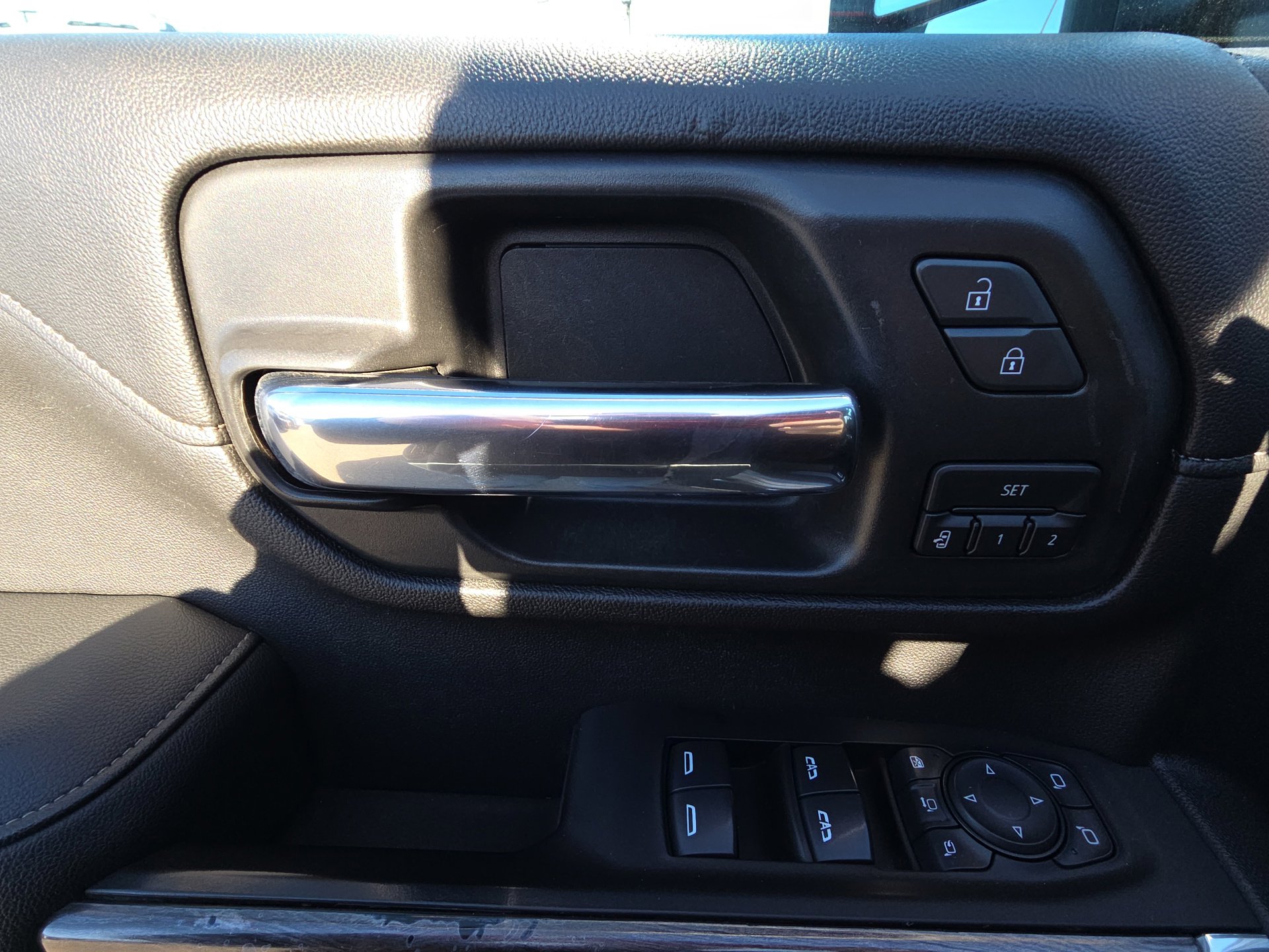 Used 2020 Chevrolet Silverado 2500 LTZ w/ LTZ Plus Package image 14