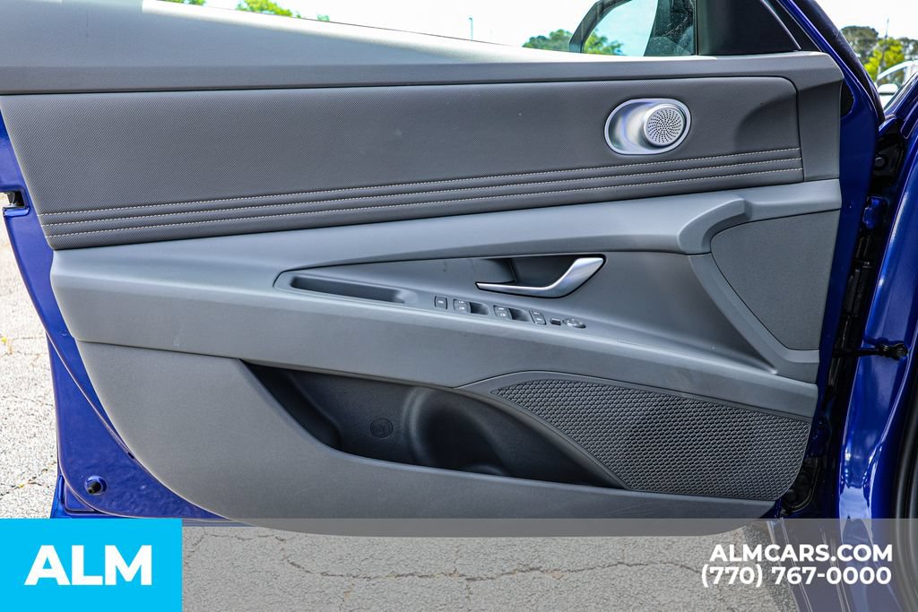 Used 2025 Hyundai Elantra Sport FWD image 44