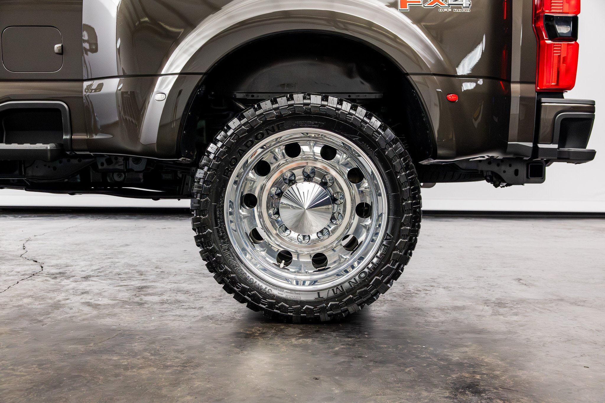 Used 2024 Ford F350 King Ranch w/ Chrome Package AWD/4WD image 13