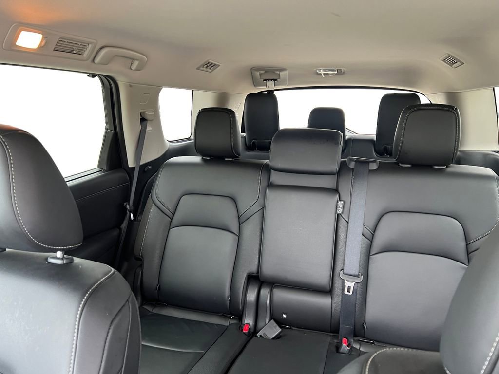 Used 2025 Nissan Pathfinder SL image 13
