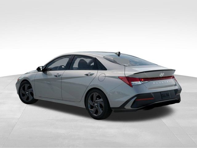 Used 2026 Hyundai Elantra Sport FWD image 5