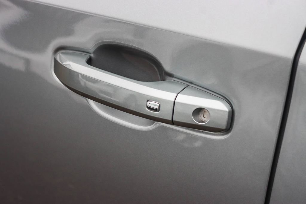 Used 2025 GMC Sierra 1500 Elevation image 15