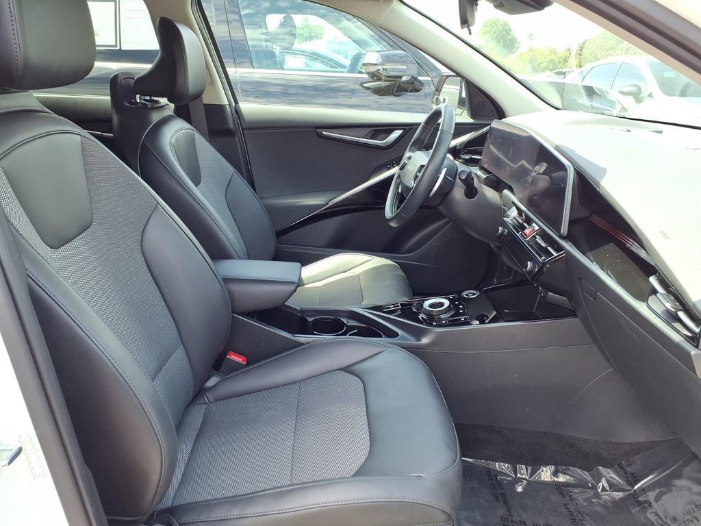 Certified 2023 Kia Niro Wind FWD image 9