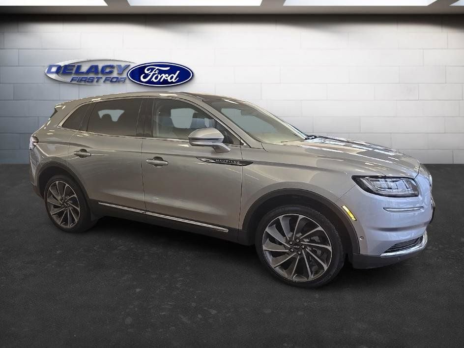 Used 2022 Lincoln Nautilus Reserve w/ Equipment Group 201A image 7