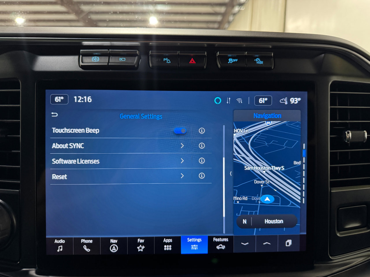 Used 2023 Ford F250 Platinum w/ Tremor Off-Road Package image 35