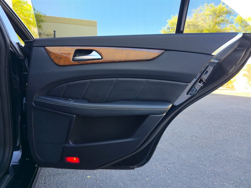 Used 2013 Mercedes-Benz CLS 550 w/ Premium I Pkg image 27