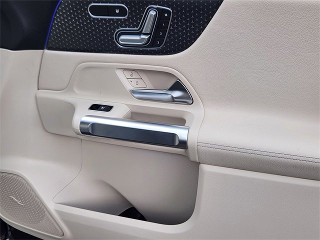 New 2026 Mercedes-Benz GLB 250 4MATIC image 17