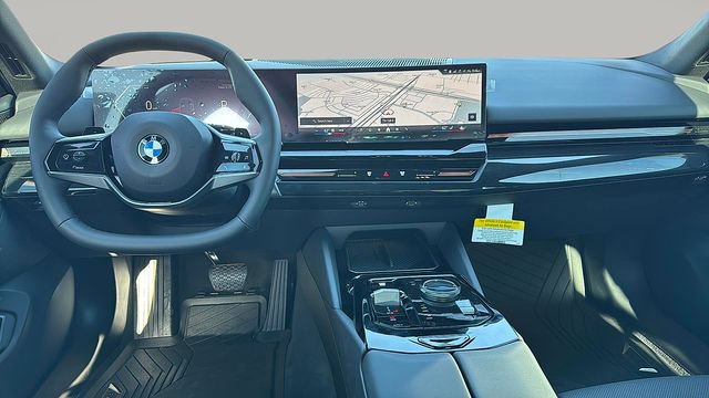 Certified 2025 BMW 530i xDrive w/ Premium Package AWD/4WD image 9