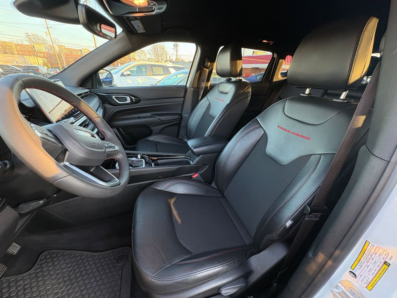 Used 2025 Jeep Compass Trailhawk image 35