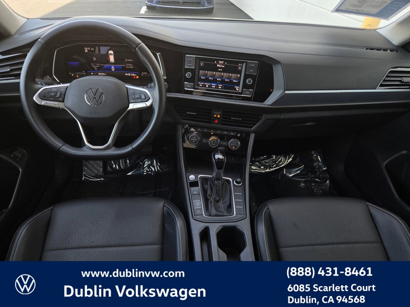 Certified 2023 Volkswagen Jetta SE w/ Panoramic Sunroof Package image 14