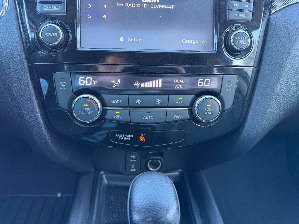 Used 2015 Nissan Rogue SL w/ SL Premium Package AWD/4WD image 30