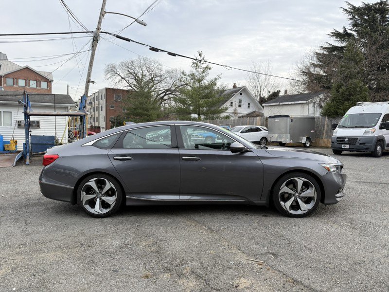 Used 2018 Honda Accord Touring image 6