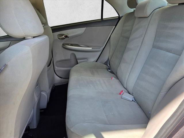 Used 2013 Toyota Corolla LE FWD image 9