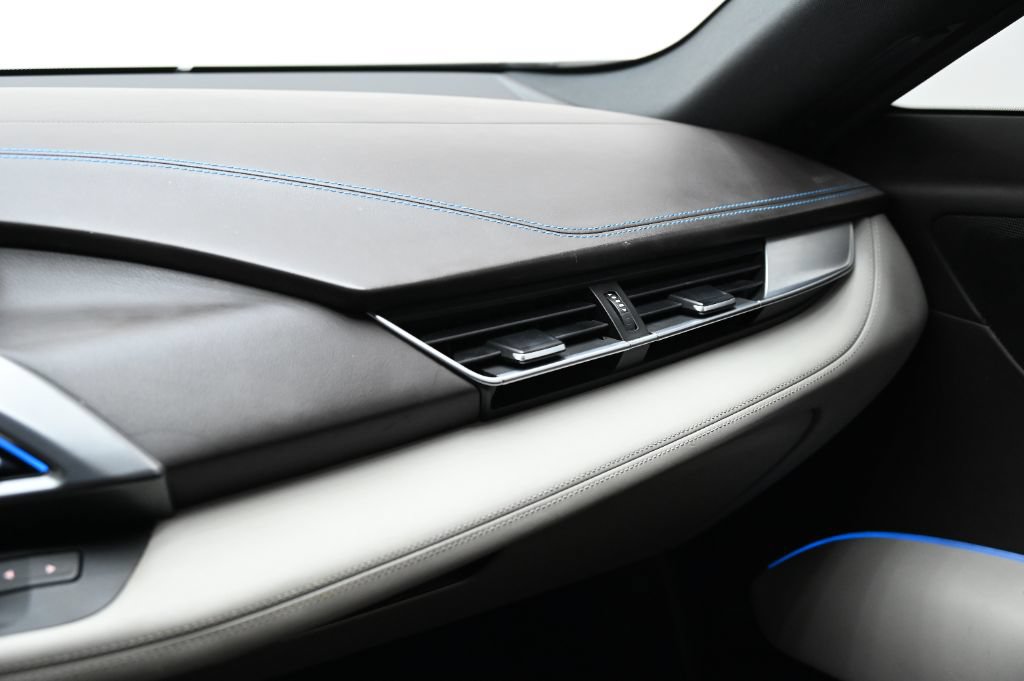 Used 2016 BMW i8 AWD/4WD image 33