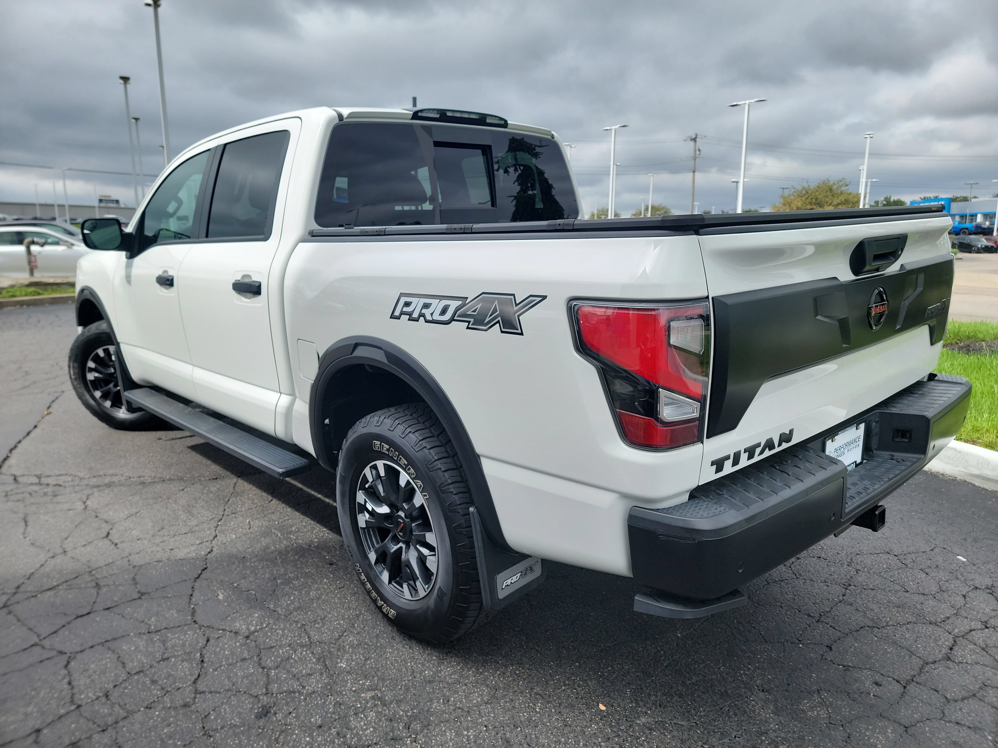 Used 2021 Nissan Titan PRO-4X w/ Pro-4x Convenience Package AWD/4WD image 6