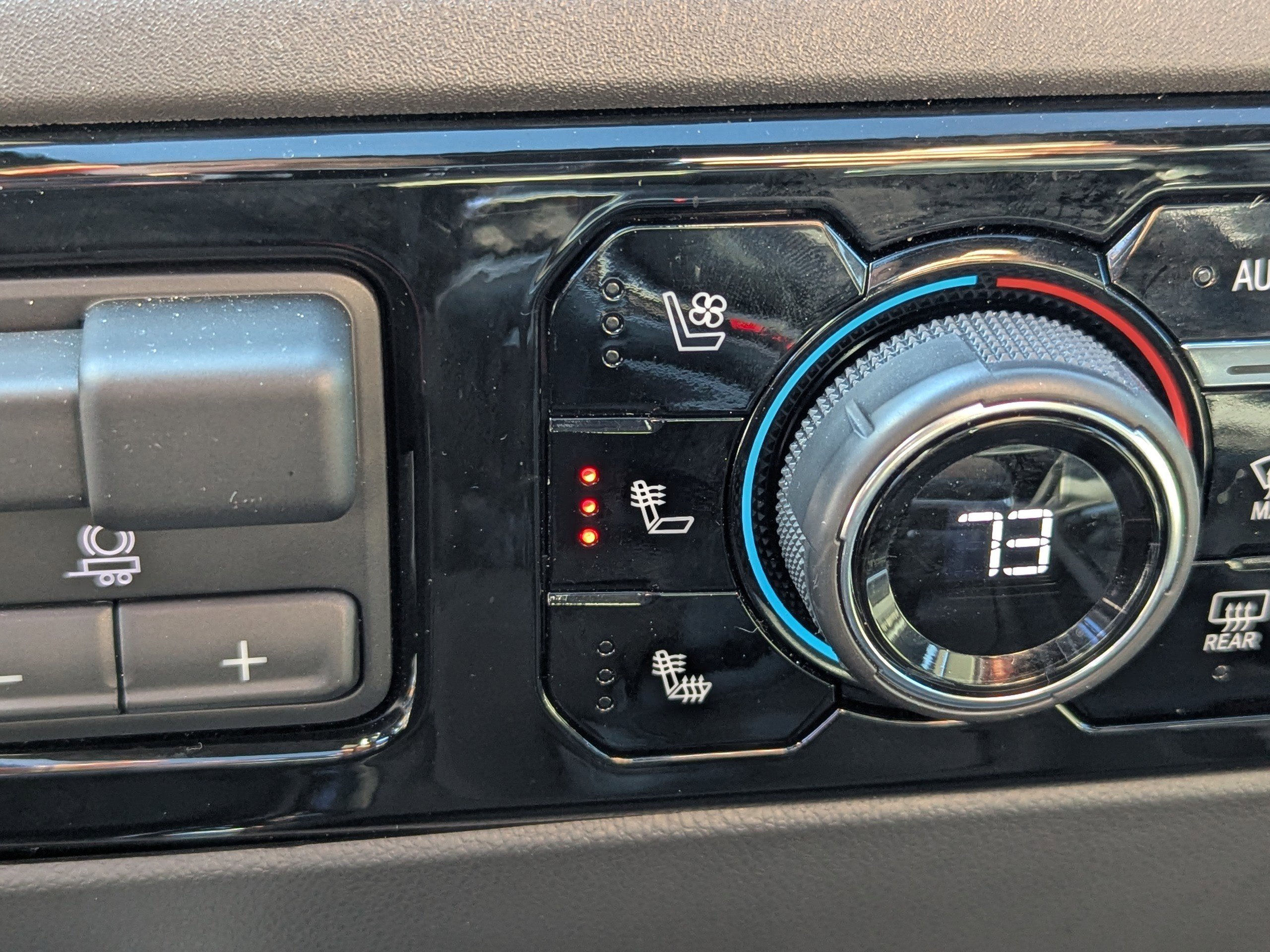 Used 2023 Chevrolet Silverado 1500 ZR2 image 25