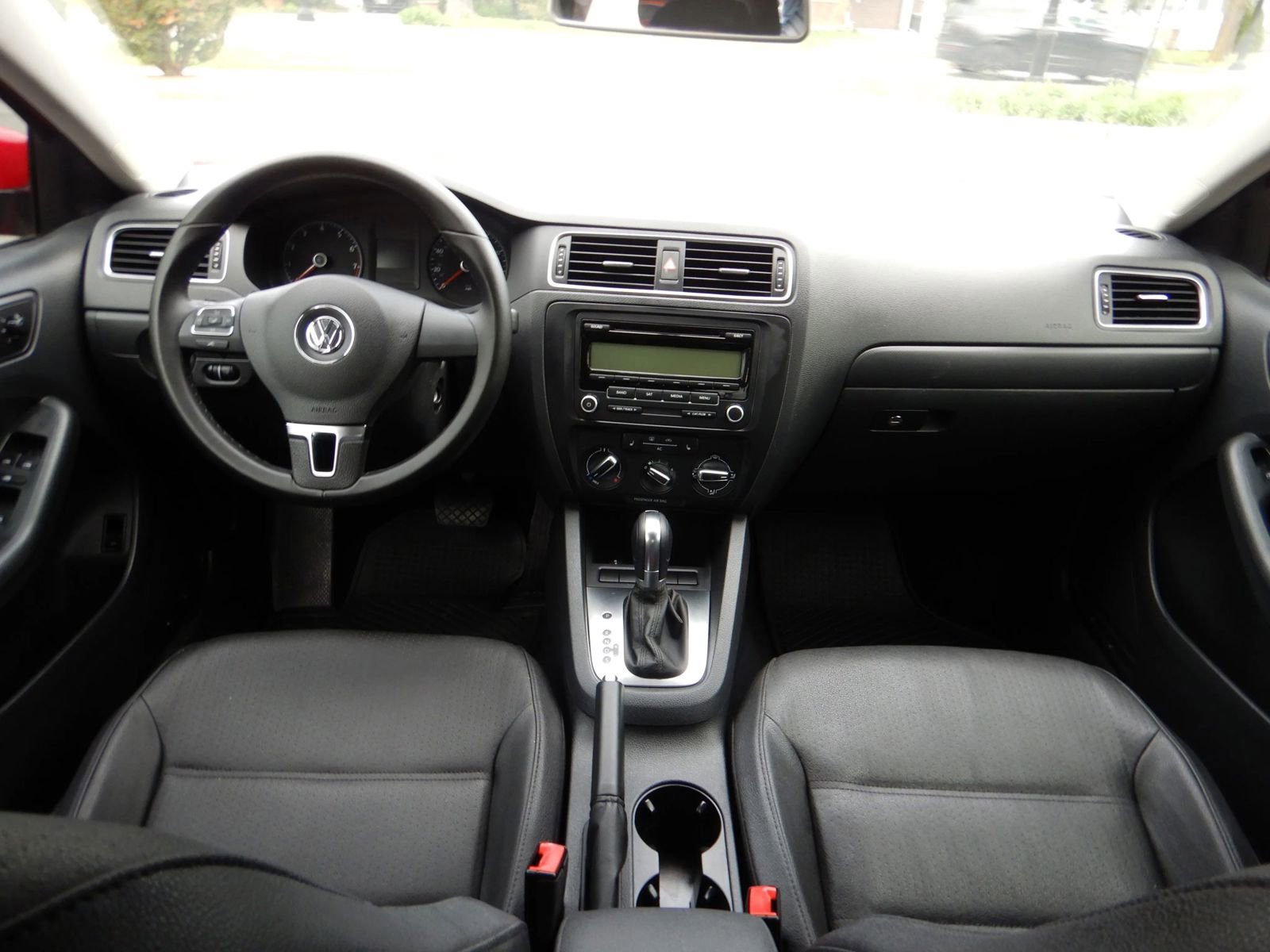 Used 2011 Volkswagen Jetta SE FWD image 24