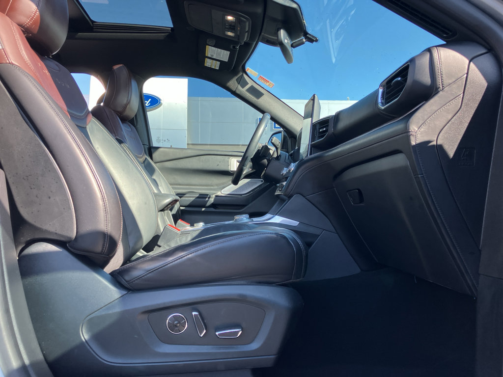 Used 2015 Ford F150 Lariat w/ Equipment Group 502A Luxury image 38