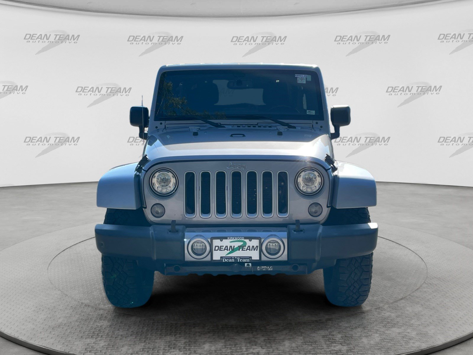 Used 2017 Jeep Wrangler Unlimited Sahara w/ Connectivity Group AWD/4WD image 2
