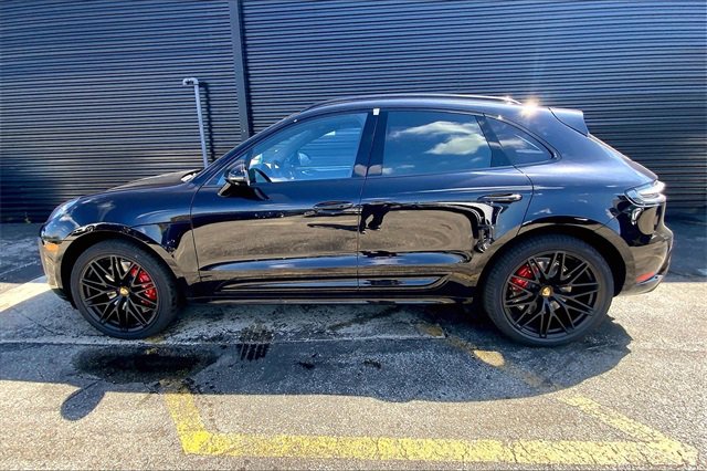 New 2026 Porsche Macan GTS image 2