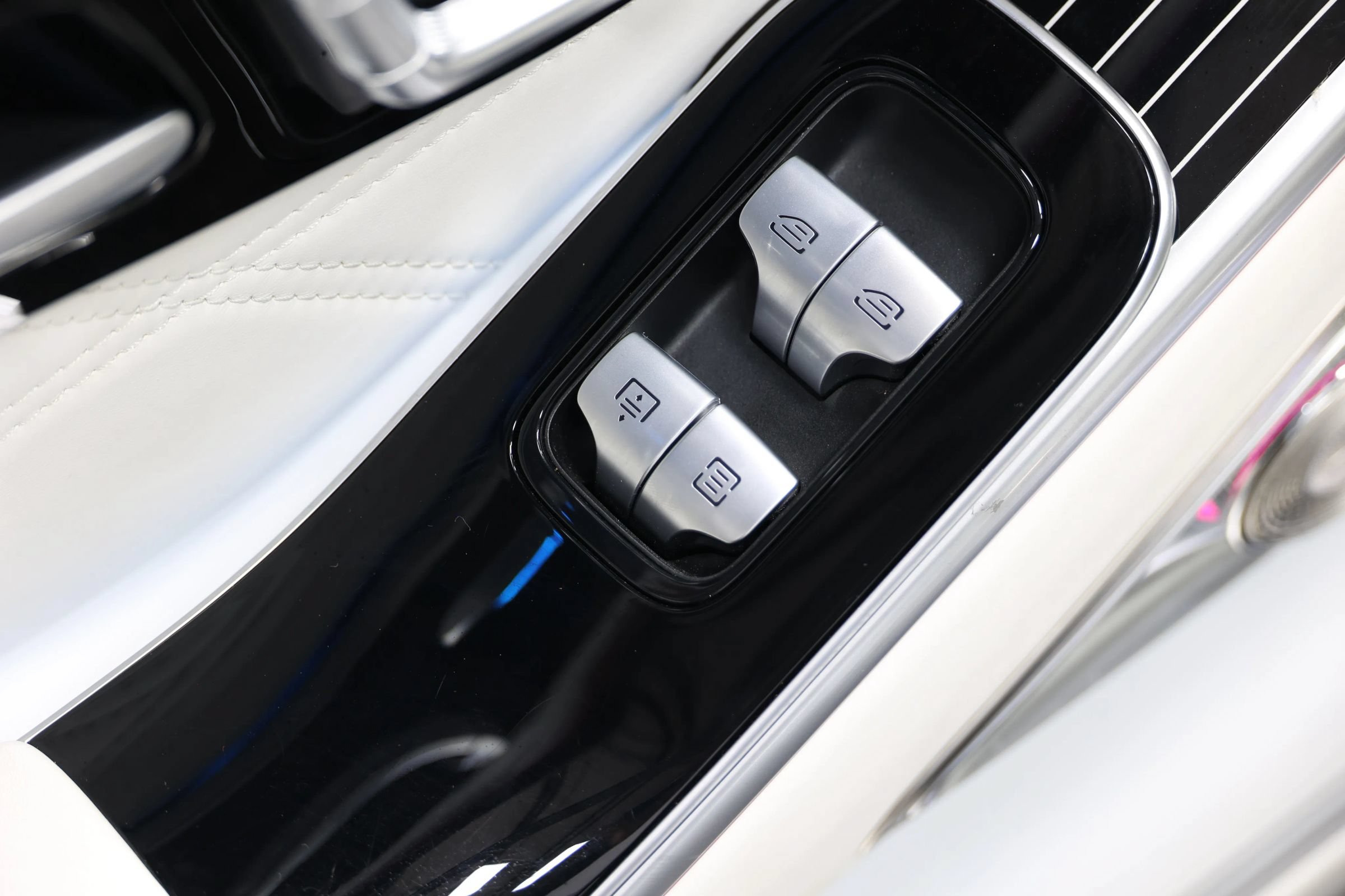 Used 2023 Mercedes-Benz Maybach S 580 4MATIC image 65