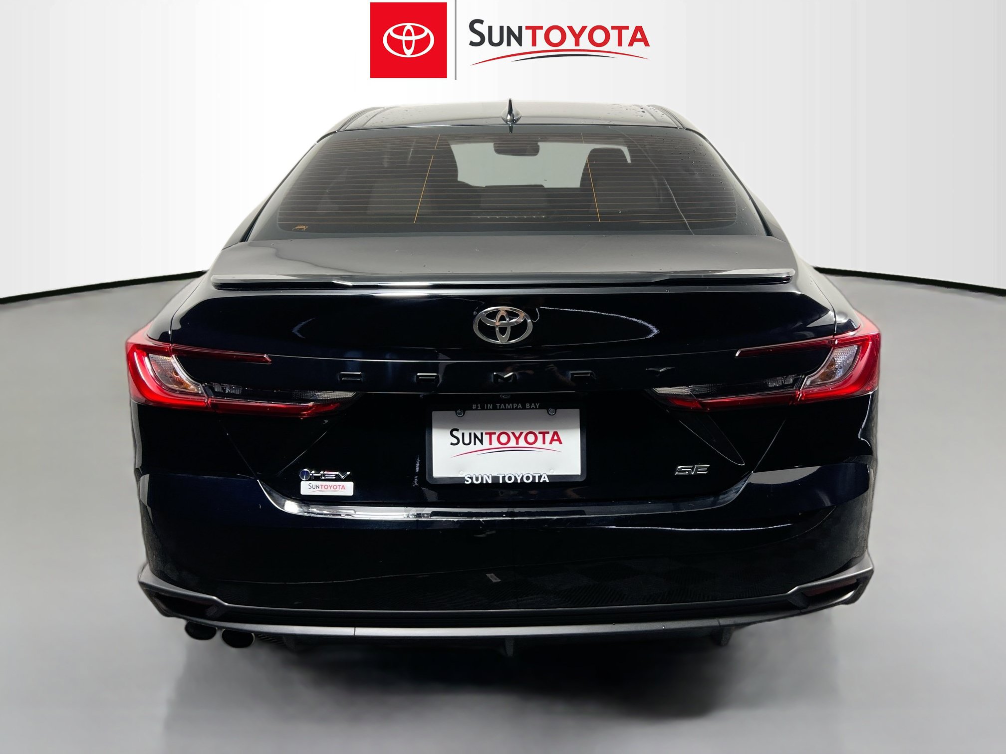 Used 2025 Toyota Camry SE w/ Convenience Package FWD image 5