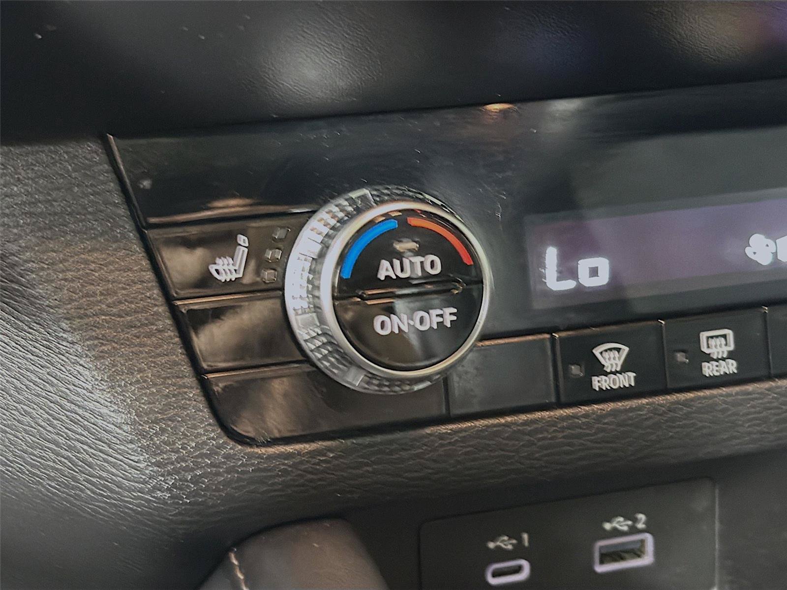 Used 2024 Mitsubishi Outlander SE AWD/4WD image 25