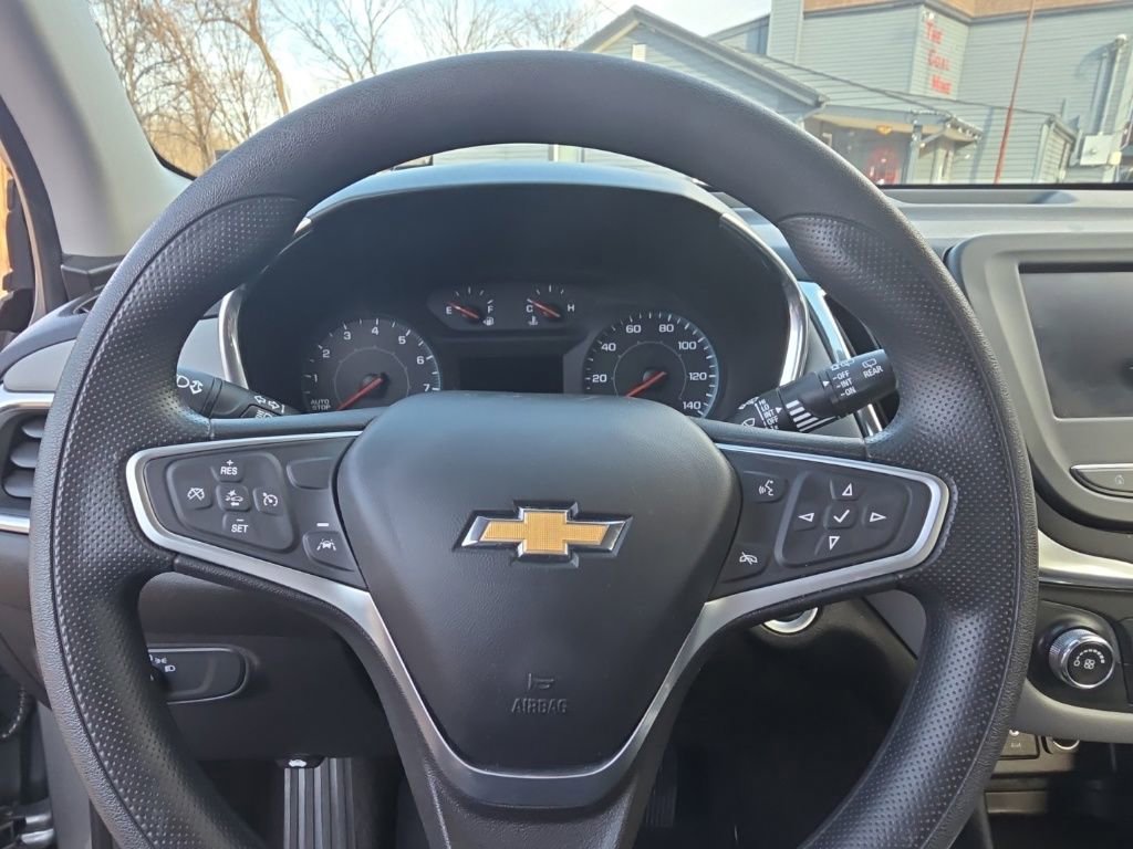 Used 2023 Chevrolet Equinox LS image 17