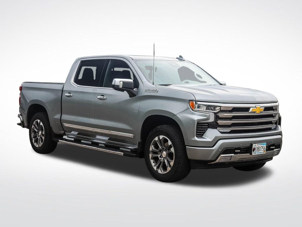 Used 2025 Chevrolet Silverado 1500 High Country w/ Technology Package AWD/4WD image 7