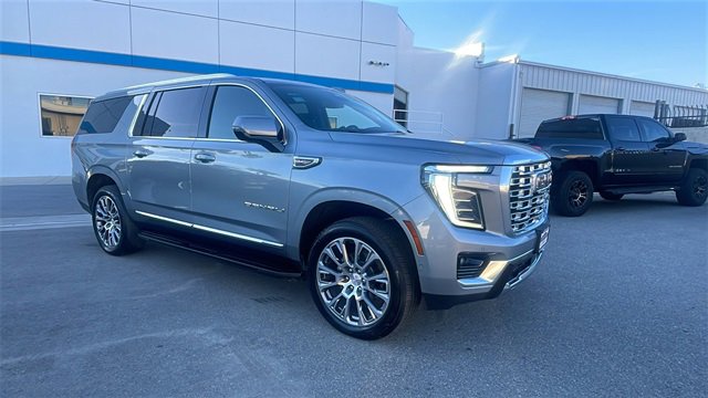 Used 2025 GMC Yukon XL Denali image 34