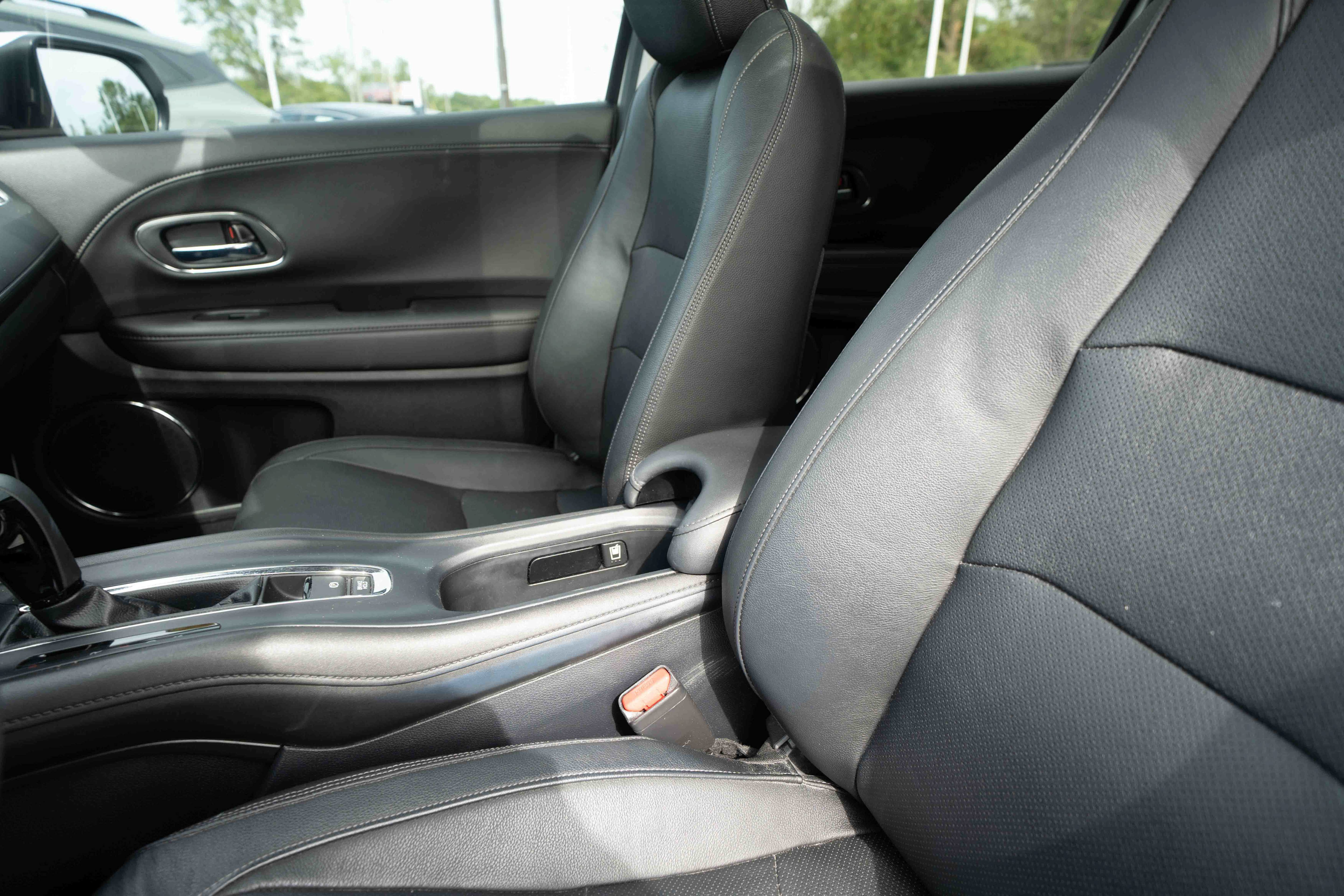 Certified 2022 Honda HR-V EX-L image 10