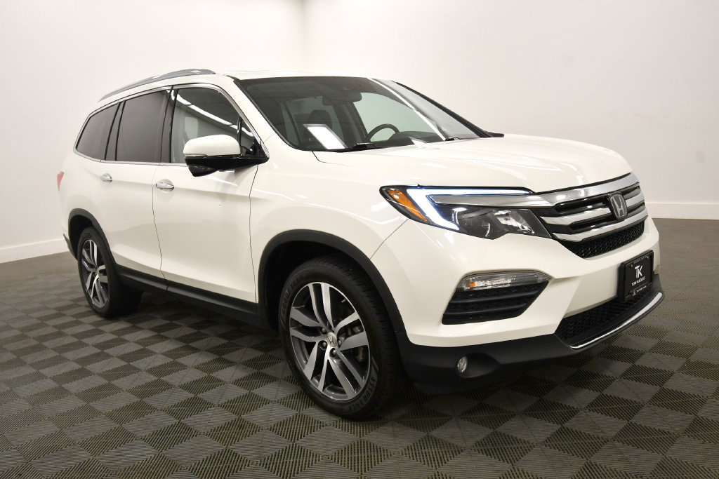 Certified 2017 Honda Pilot Touring image 10