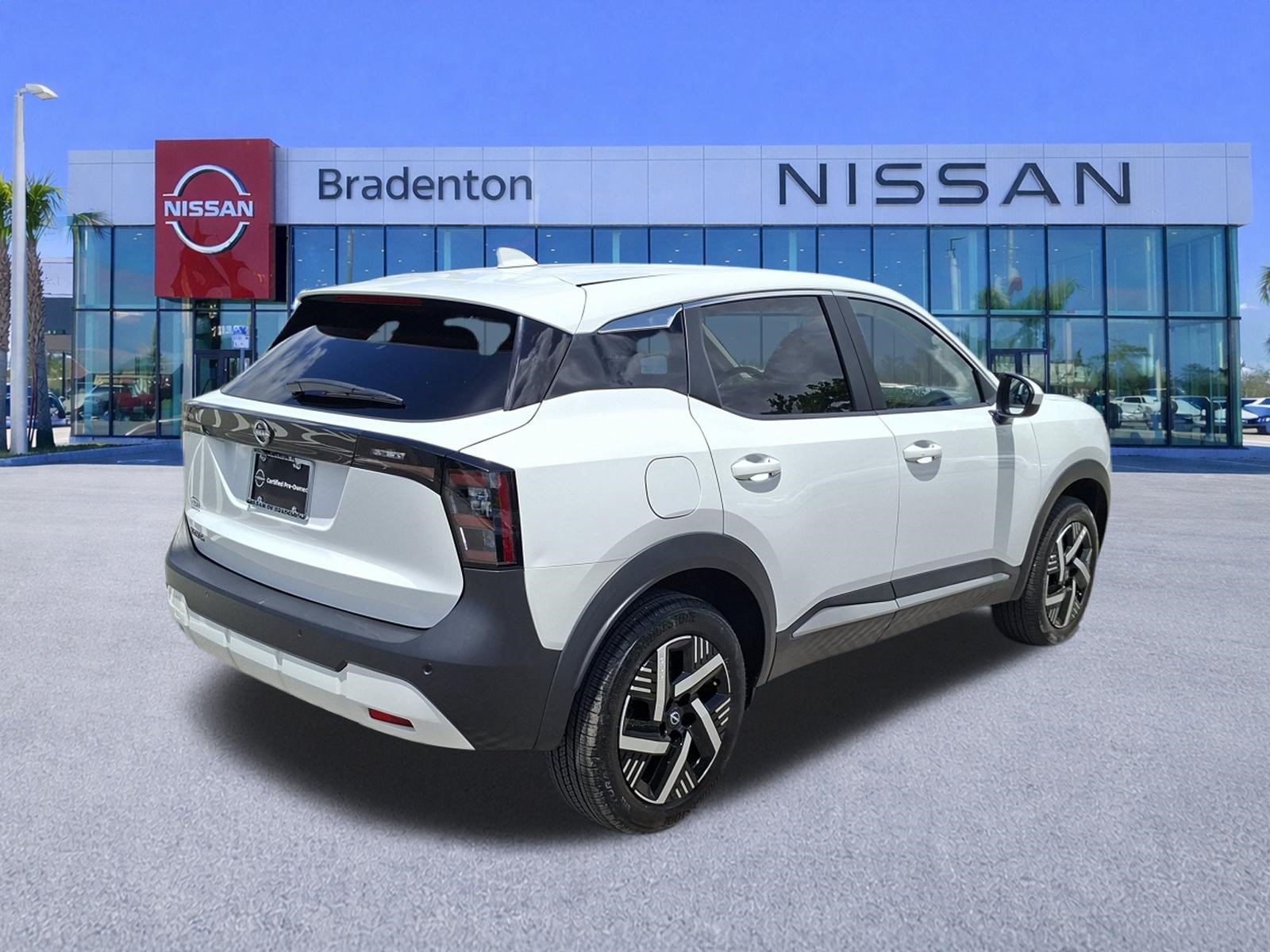 Certified 2025 Nissan Kicks SV FWD image 5