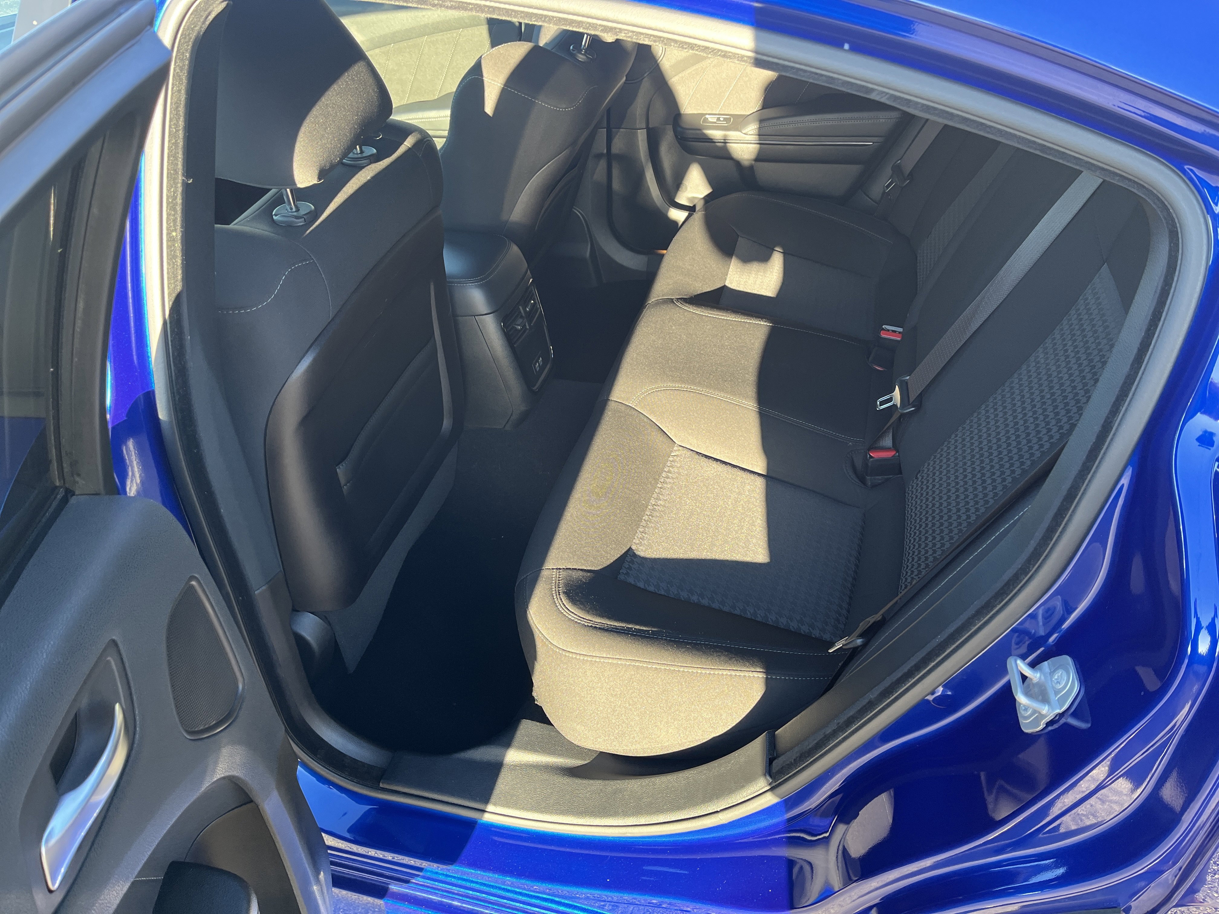 Used 2022 Dodge Charger R/T w/ Harman/Kardon Audio Group image 16